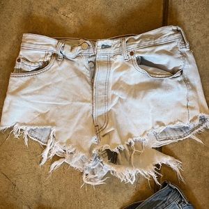Levi’s light wash vintage denim cutoff shorts